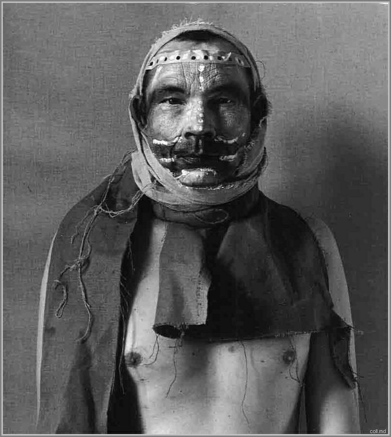 Le Voyage, Ducruet, Hommes humains