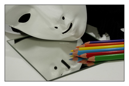 masque blanc, oeil noir et reflets, ducruet