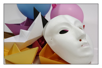 masque blanc et bateaux de couleur, photographie ducruet