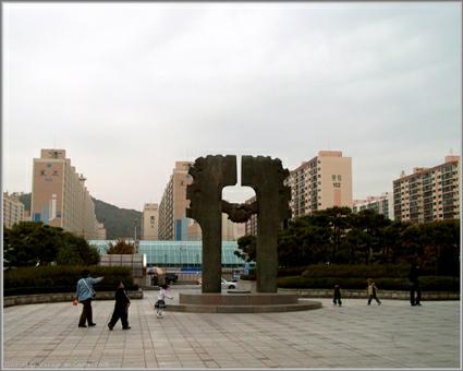 Seoul, suburds, ducruet