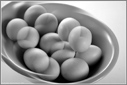 oeufs dans le plat, eggs and plate